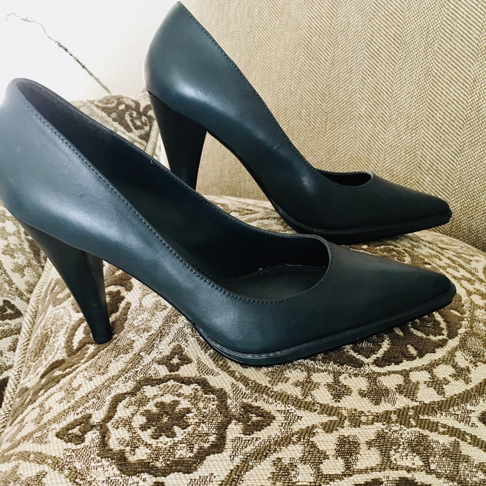 Simply Vera Pumps